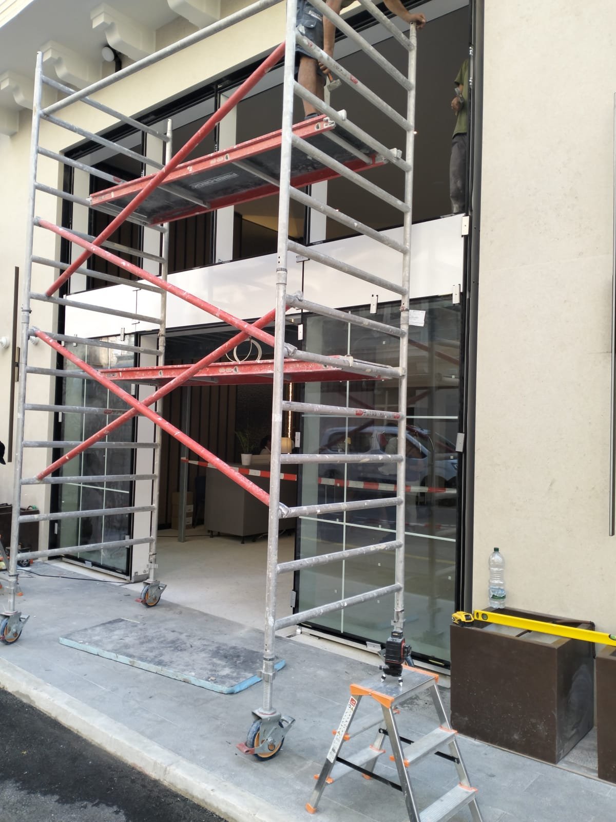 Contatta SDPosa per montaggio professionale di infissi e serramenti in tutta Italia